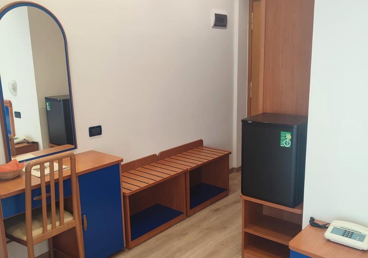 מיסאנו אדריאטיקו Hotel Riviera B&B מראה חיצוני תמונה
