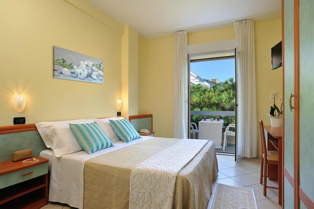 מיסאנו אדריאטיקו Hotel Riviera B&B מראה חיצוני תמונה