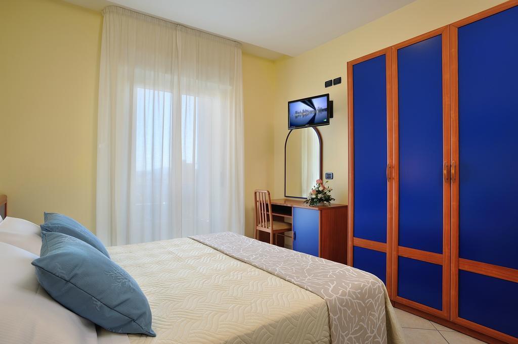 מיסאנו אדריאטיקו Hotel Riviera B&B מראה חיצוני תמונה